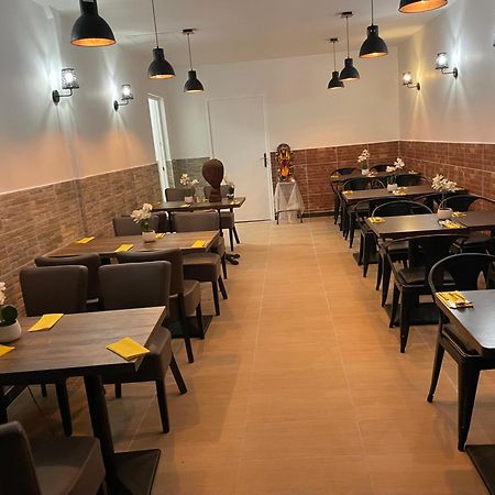 Hotel & Restaurant Isvara Breteuil Zewnętrze zdjęcie