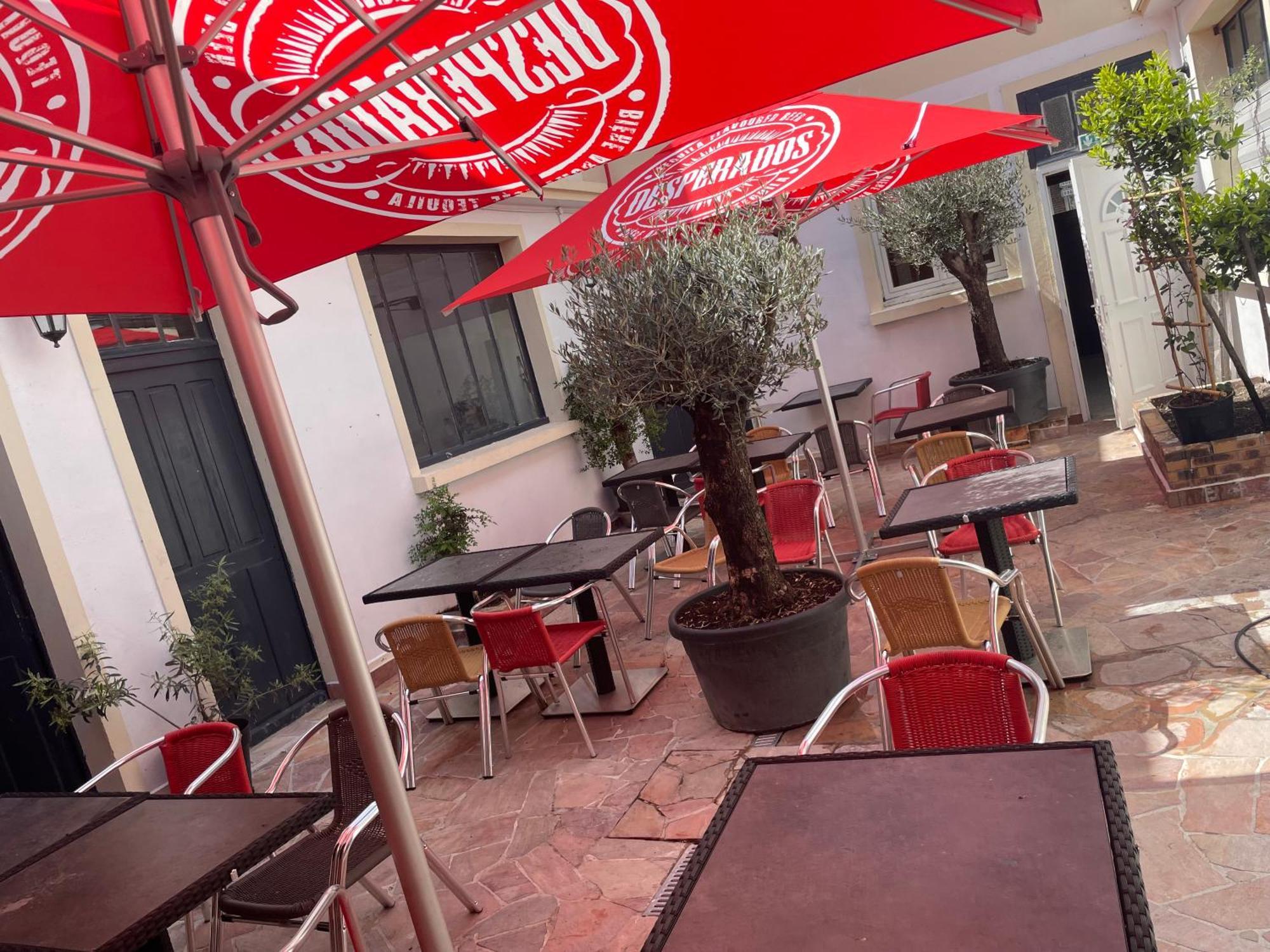 Hotel & Restaurant Isvara Breteuil Zewnętrze zdjęcie