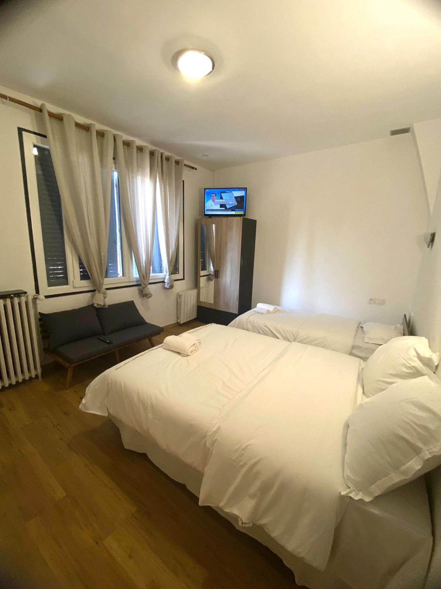 Hotel & Restaurant Isvara Breteuil Zewnętrze zdjęcie