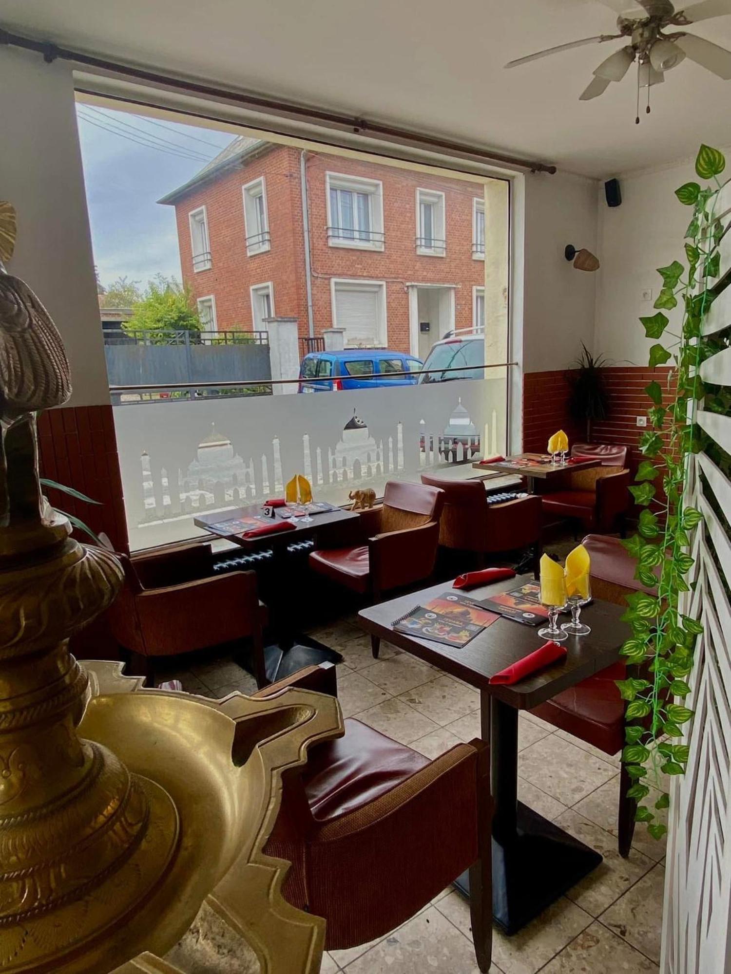 Hotel & Restaurant Isvara Breteuil Zewnętrze zdjęcie