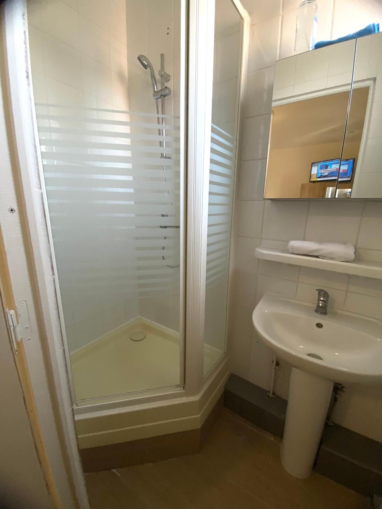 Hotel & Restaurant Isvara Breteuil Zewnętrze zdjęcie