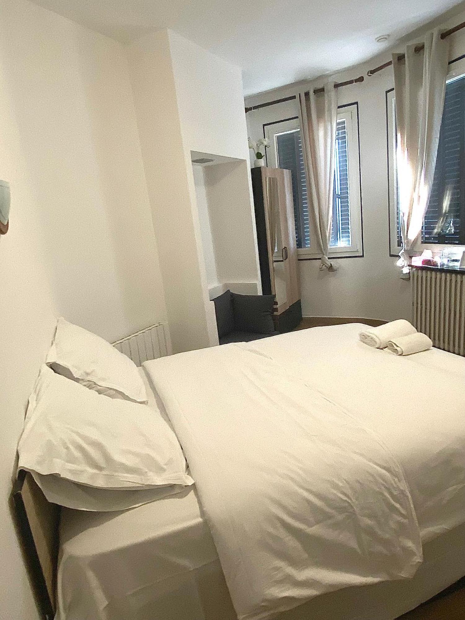 Hotel & Restaurant Isvara Breteuil Zewnętrze zdjęcie